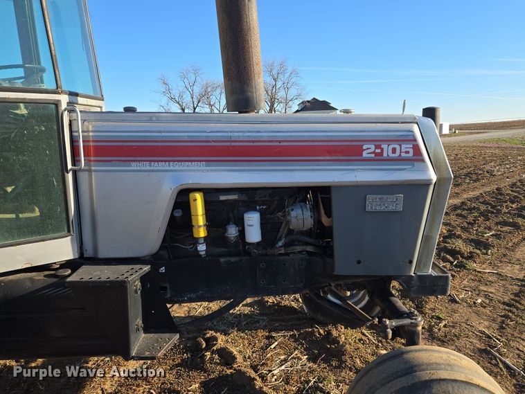 image for item EQ6927 1976 White 2-105 tractor