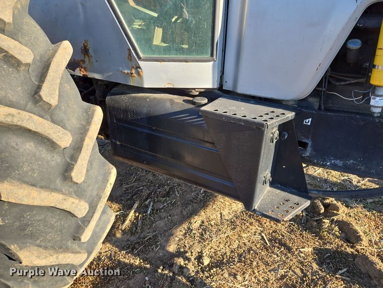 image for item EQ6927 1976 White 2-105 tractor