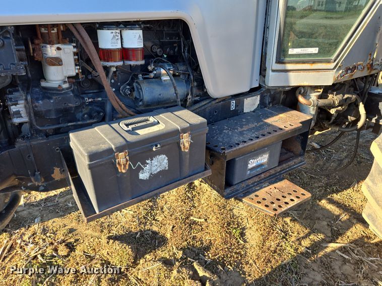 image for item EQ6927 1976 White 2-105 tractor