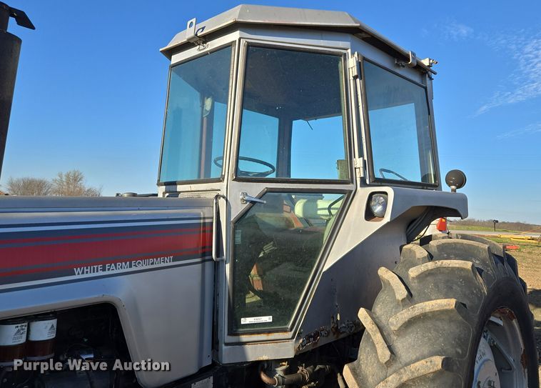 image for item EQ6927 1976 White 2-105 tractor