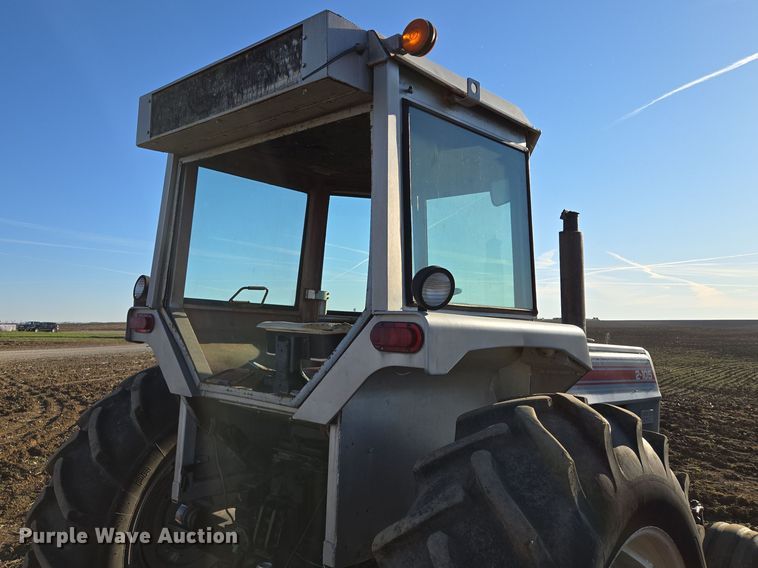 image for item EQ6927 1976 White 2-105 tractor