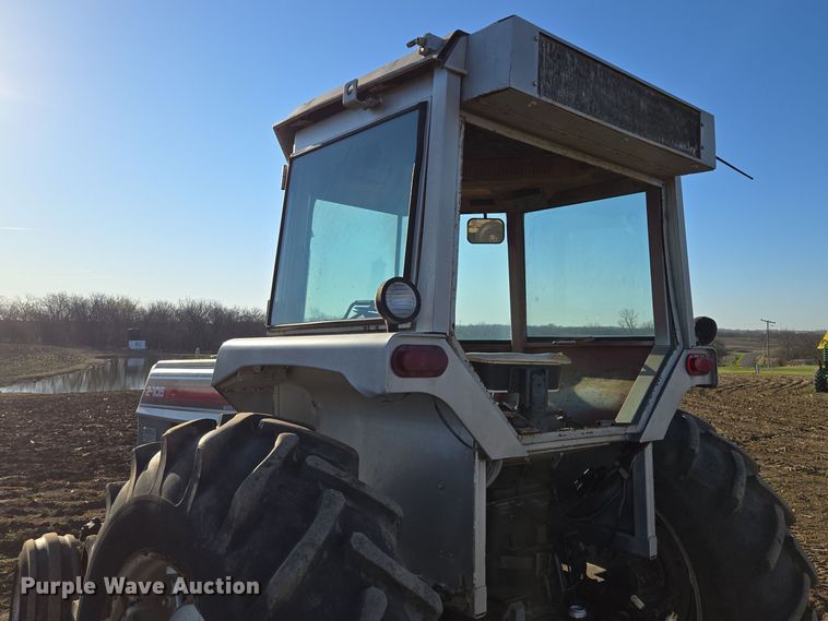 image for item EQ6927 1976 White 2-105 tractor