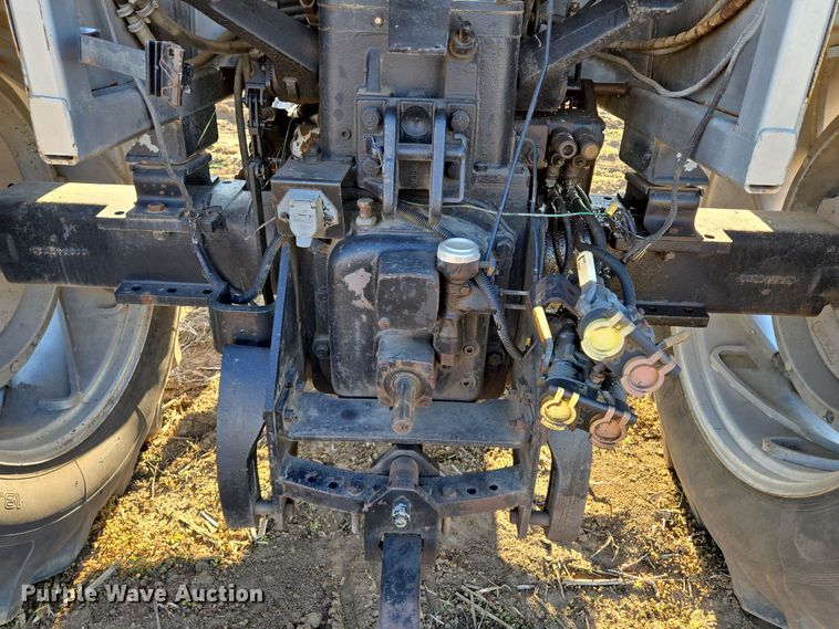 image for item EQ6927 1976 White 2-105 tractor