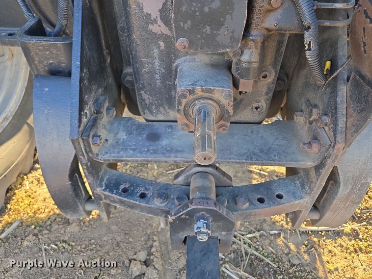 image for item EQ6927 1976 White 2-105 tractor