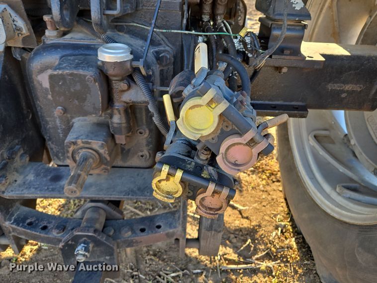 image for item EQ6927 1976 White 2-105 tractor