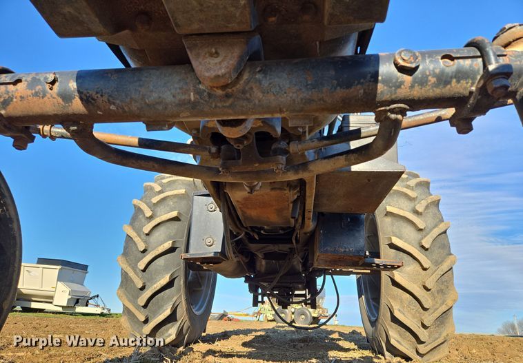 image for item EQ6927 1976 White 2-105 tractor