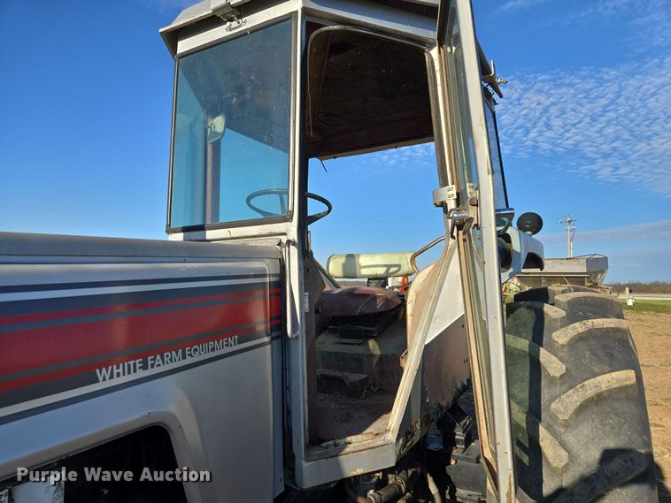 image for item EQ6927 1976 White 2-105 tractor