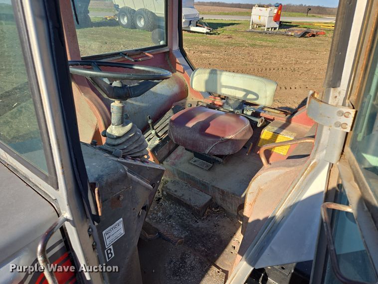 image for item EQ6927 1976 White 2-105 tractor