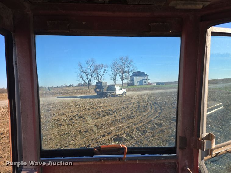 image for item EQ6927 1976 White 2-105 tractor