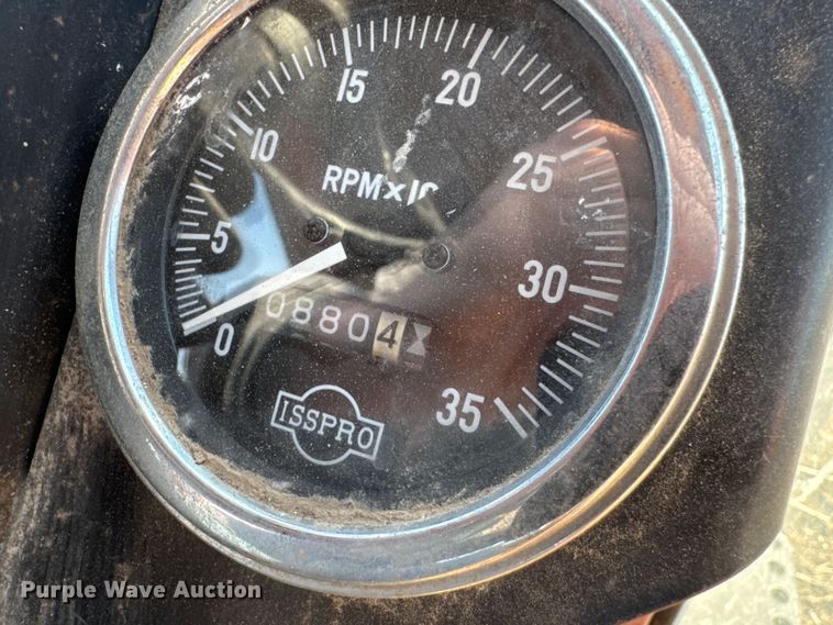 image for item EQ6927 1976 White 2-105 tractor