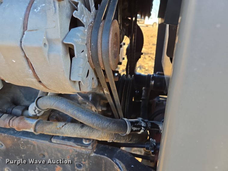 image for item EQ6927 1976 White 2-105 tractor