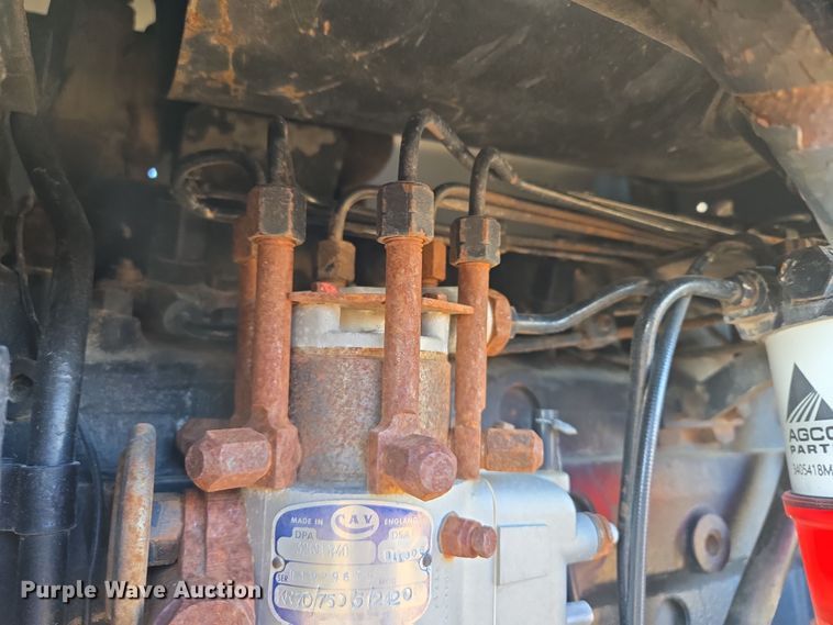 image for item EQ6927 1976 White 2-105 tractor