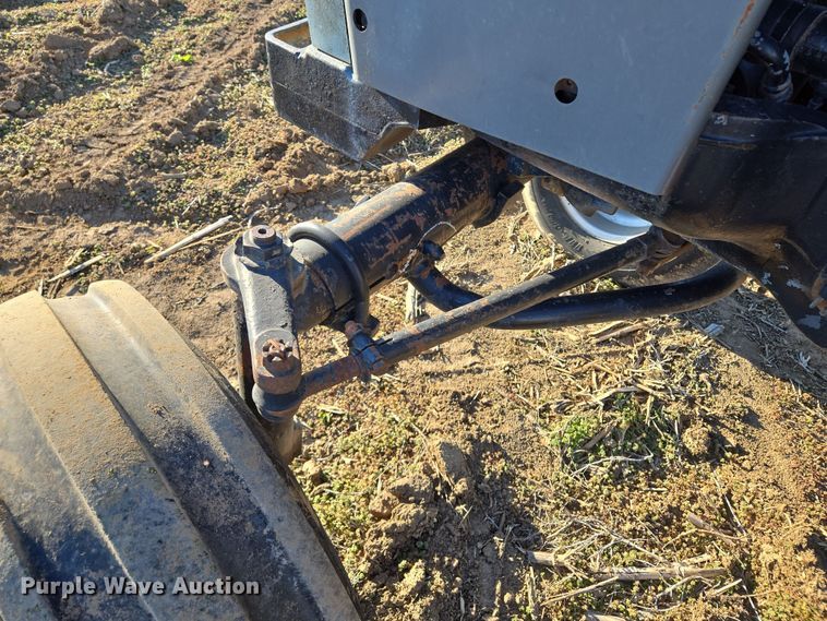 image for item EQ6927 1976 White 2-105 tractor