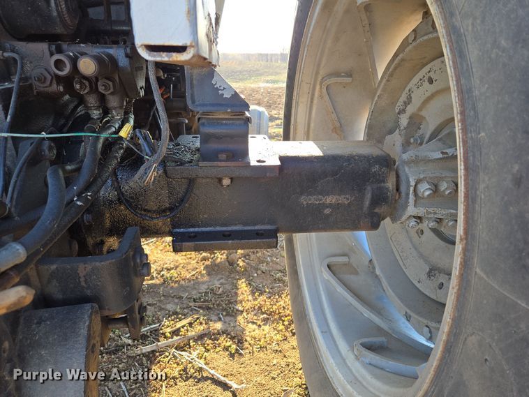 image for item EQ6927 1976 White 2-105 tractor