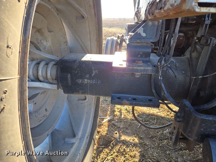 image for item EQ6927 1976 White 2-105 tractor