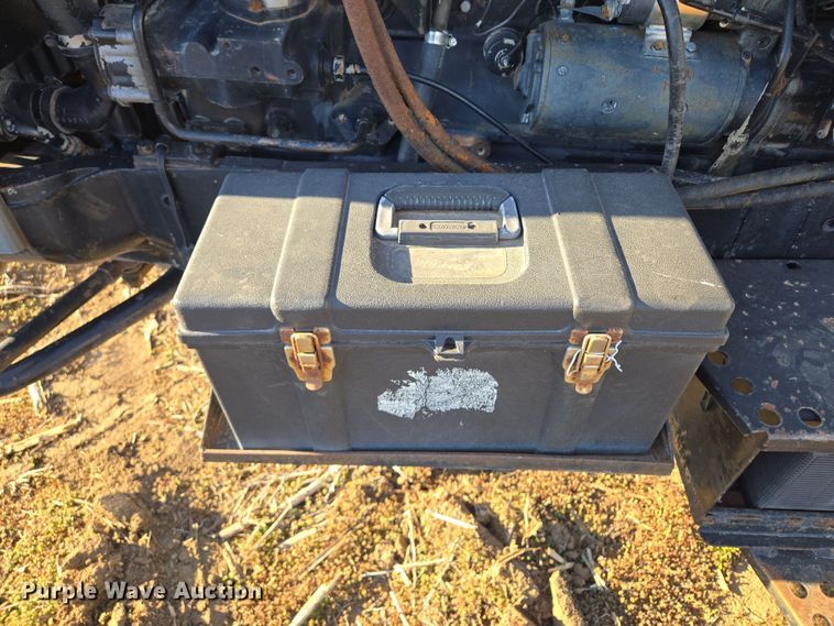 image for item EQ6927 1976 White 2-105 tractor