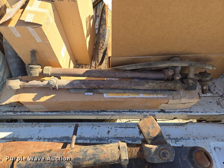 image for item EQ6927 1976 White 2-105 tractor