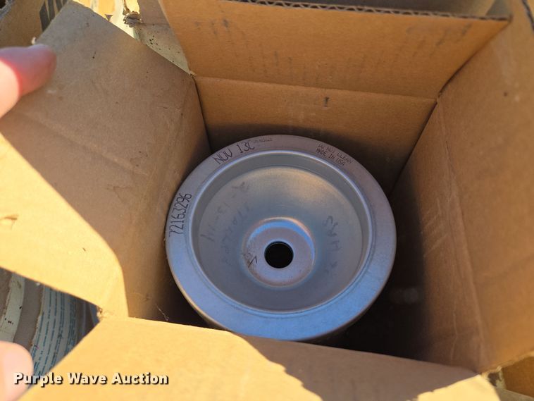 image for item EQ6927 1976 White 2-105 tractor