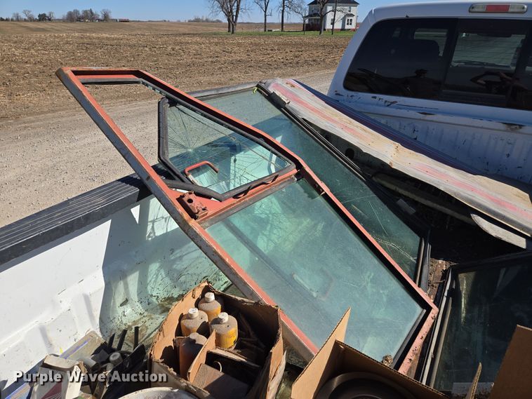 image for item EQ6927 1976 White 2-105 tractor