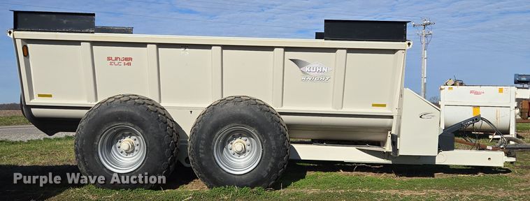 image for item EQ6928 Kuhn Knight Slinger SLC141 manure spreader