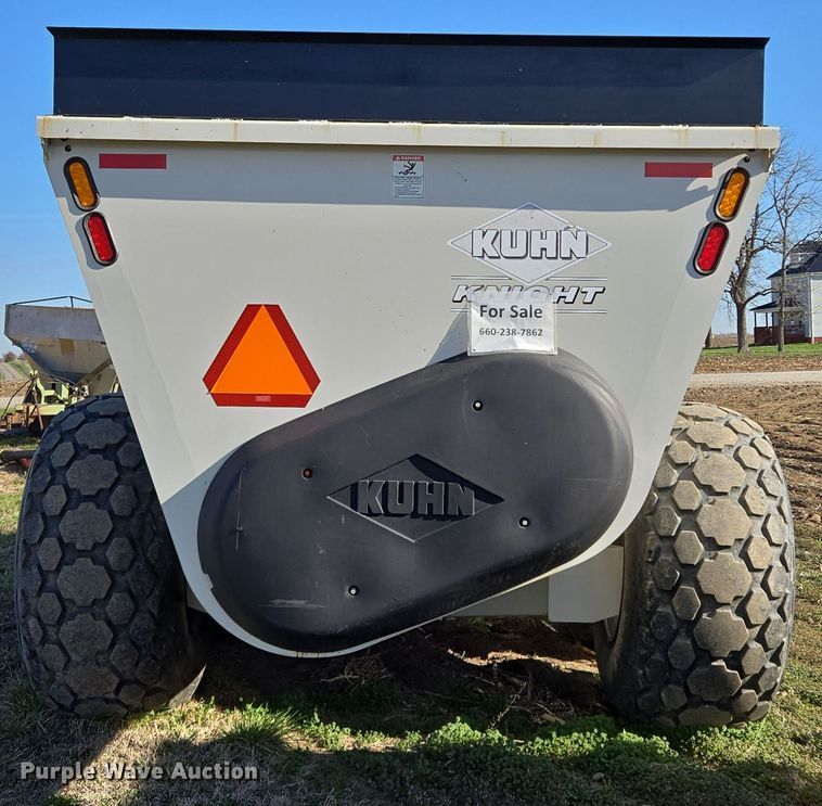 image for item EQ6928 Kuhn Knight Slinger SLC141 manure spreader