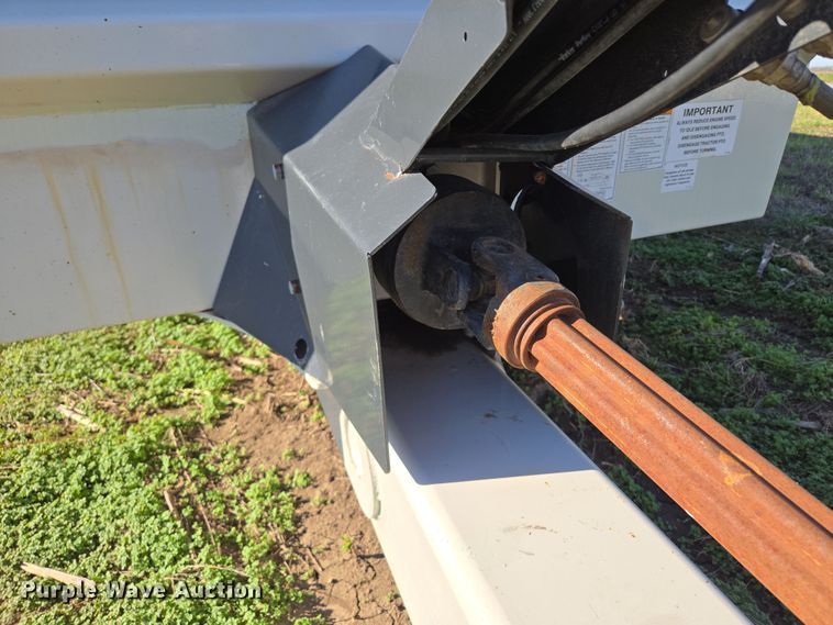 image for item EQ6928 Kuhn Knight Slinger SLC141 manure spreader