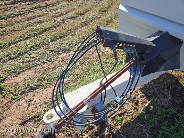 image for item EQ6928 Kuhn Knight Slinger SLC141 manure spreader