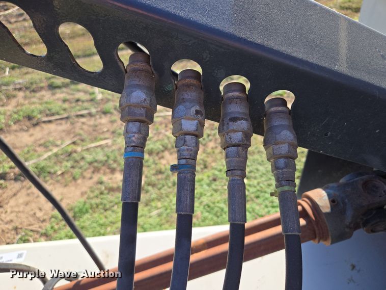 image for item EQ6928 Kuhn Knight Slinger SLC141 manure spreader