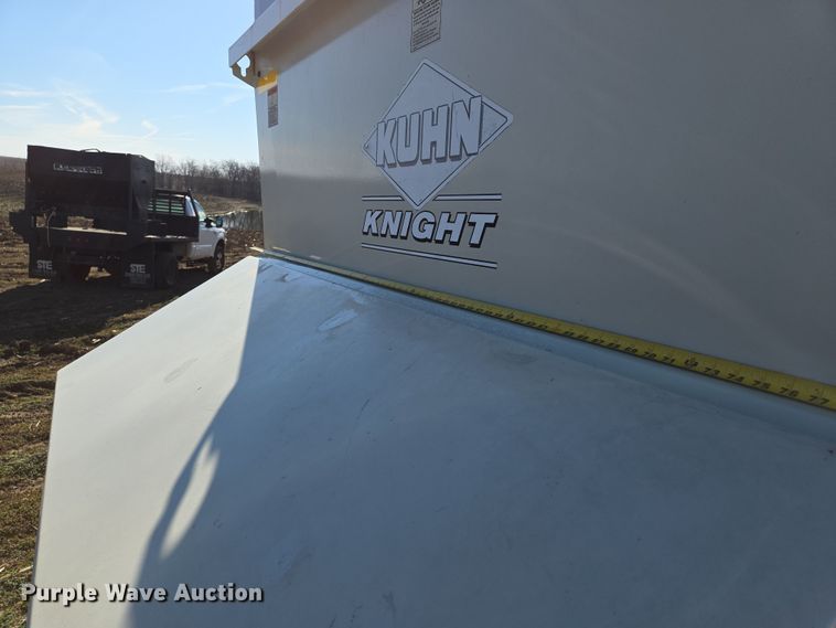 image for item EQ6928 Kuhn Knight Slinger SLC141 manure spreader