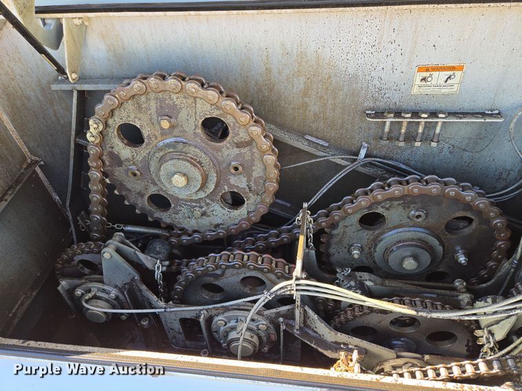 image for item EQ6928 Kuhn Knight Slinger SLC141 manure spreader