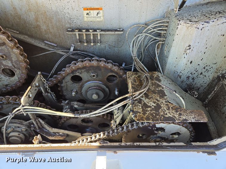 image for item EQ6928 Kuhn Knight Slinger SLC141 manure spreader