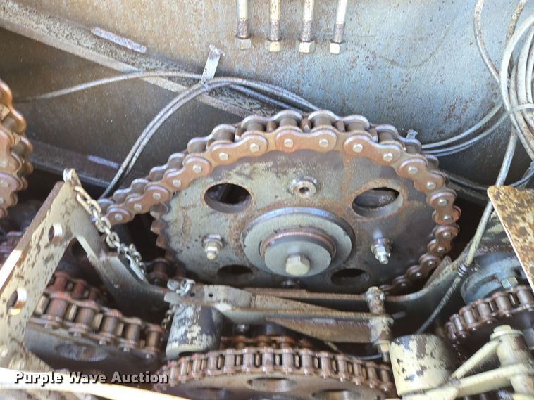 image for item EQ6928 Kuhn Knight Slinger SLC141 manure spreader