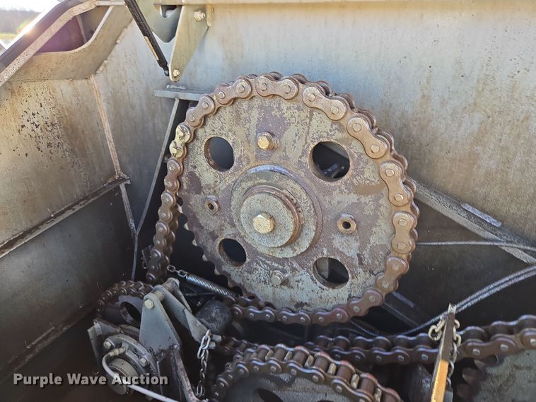 image for item EQ6928 Kuhn Knight Slinger SLC141 manure spreader