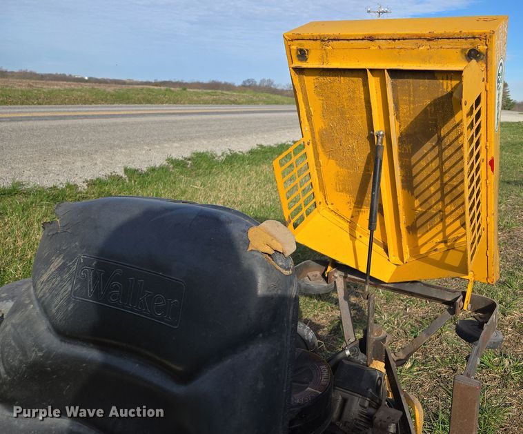 image for item EQ6929 Walker MTSD ZTR lawn mower
