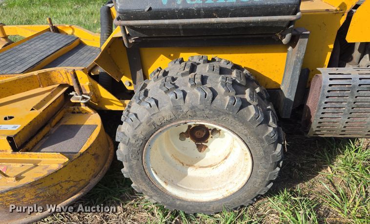 image for item EQ6929 Walker MTSD ZTR lawn mower