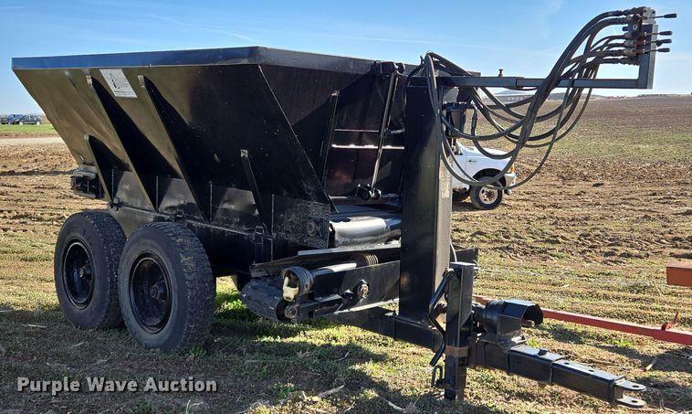 image for item EQ6930 Mensch W3350 Side Shooter sand shooter