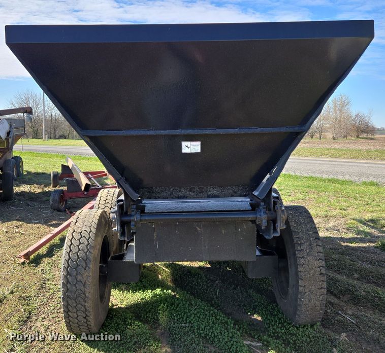 image for item EQ6930 Mensch W3350 Side Shooter sand shooter