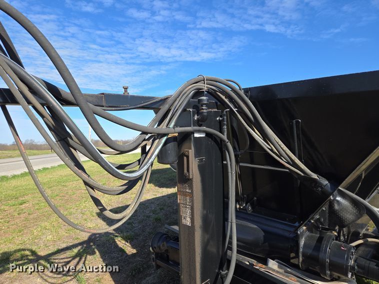 image for item EQ6930 Mensch W3350 Side Shooter sand shooter