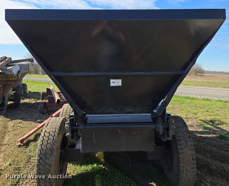 image for item EQ6930 Mensch W3350 Side Shooter sand shooter