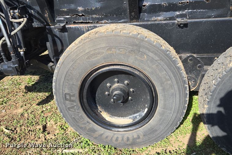 image for item EQ6930 Mensch W3350 Side Shooter sand shooter