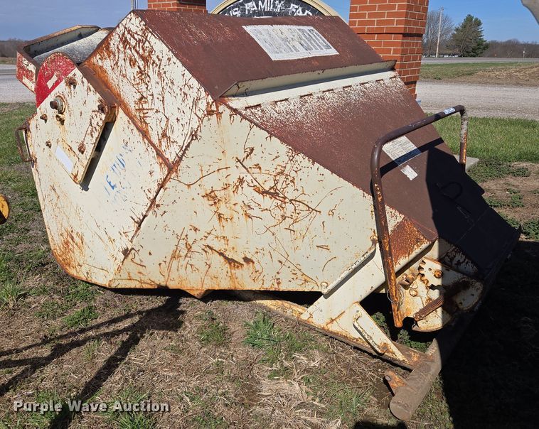 image for item EQ6936 Gar-Bro 466L concrete hopper