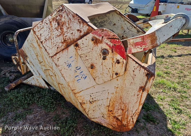 image for item EQ6936 Gar-Bro 466L concrete hopper