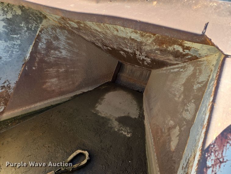 image for item EQ6936 Gar-Bro 466L concrete hopper