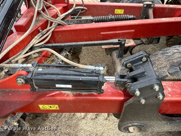 image for item ER8816 2020 Case IH 335 vertical tillage