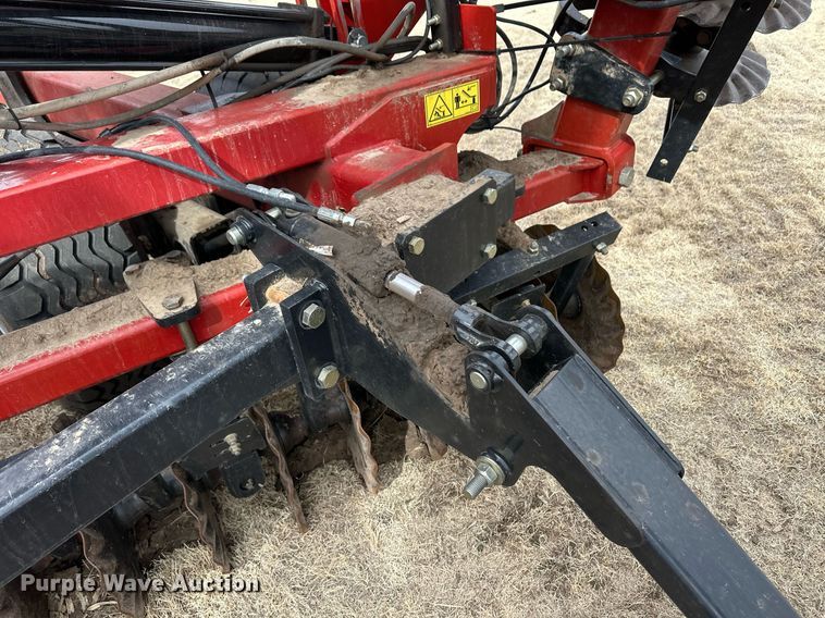 image for item ER8816 2020 Case IH 335 vertical tillage