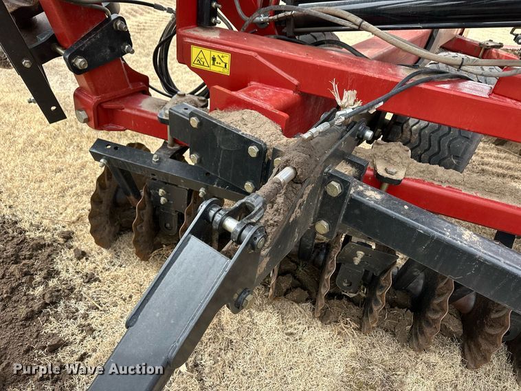 image for item ER8816 2020 Case IH 335 vertical tillage