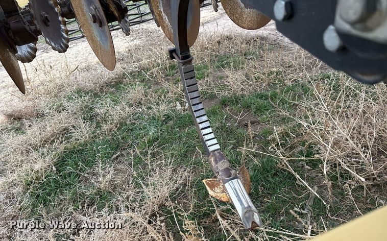 image for item ER8817 2011 Kuhn 4850 disk ripper