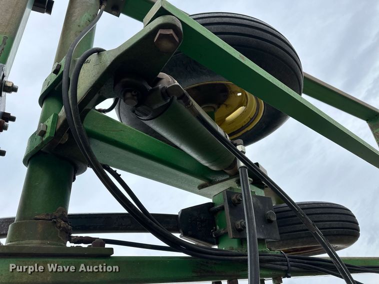 image for item ER8818 John Deere 610 chisel