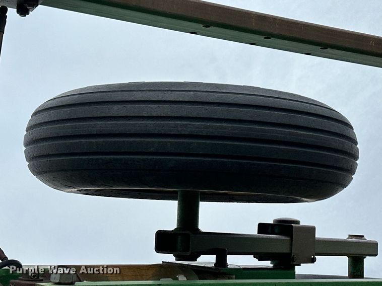 image for item ER8818 John Deere 610 chisel