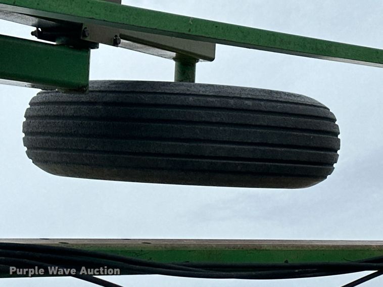 image for item ER8818 John Deere 610 chisel